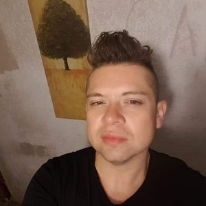 Meet your Posher, Eduardo